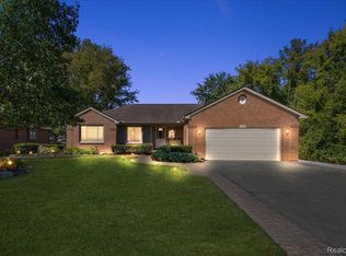 38885 Radde St, Clinton Township, MI 48036