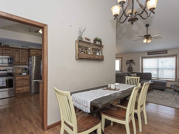 5th image of 2726 Elm Creek Dr