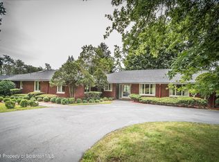 206 Stevenson Rd, Waverly Township, PA 18411