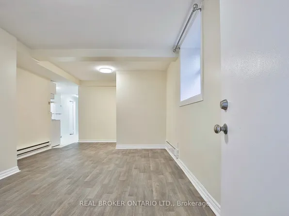 53 Maria St #5, Toronto, ON M6P 1W1