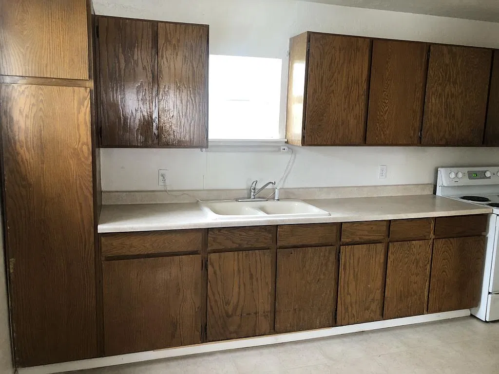 $1275 | 2-bd 1-bth House for | 368 Gardner St. (TF) — Photo 3