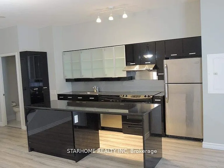 29 Singer Ct #Townhouse 02 — Photo 3
