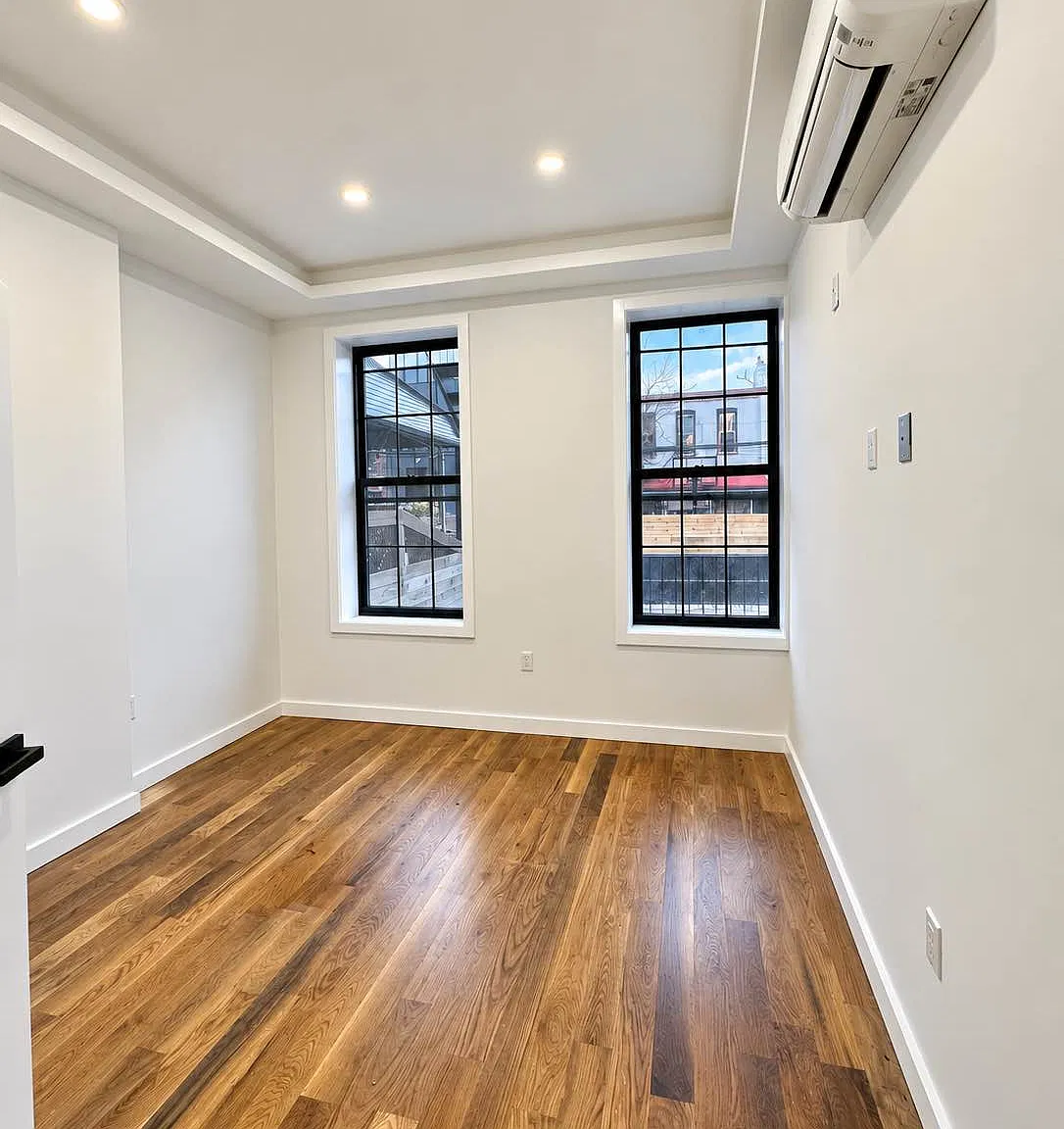 1389 Jefferson Avenue — Photo 4