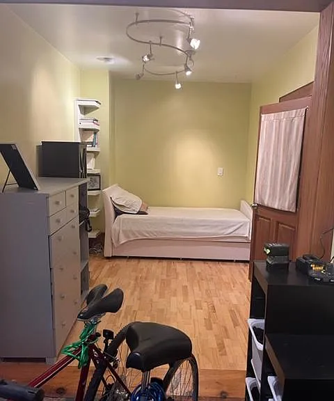 2717 Girard Ave S #102 — Photo 29