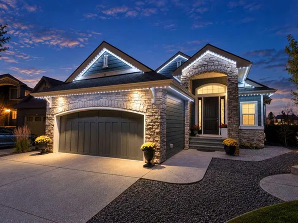 44 W Legacy Cv SE, Calgary, AB T2X 0Y7