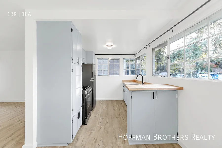 3934 Gibraltar Ave Los Angeles, CA 90008 — Photo 4