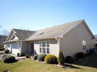 239 Castle Creek Dr #401, Waynesville, NC 28786