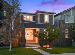 26 W Howse Row NE, Calgary, AB T3P 0Z4