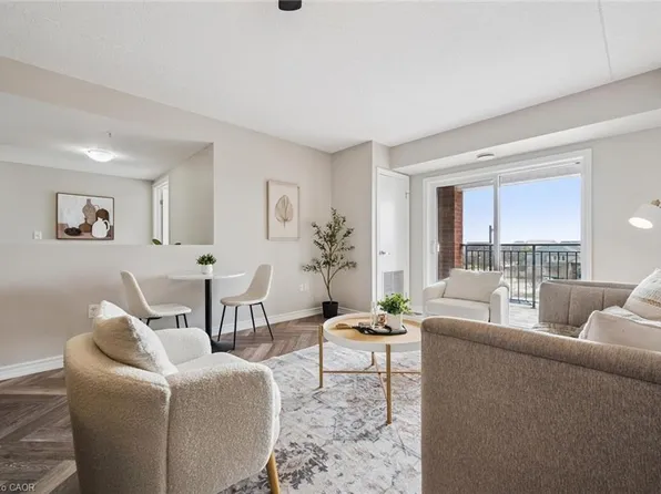 60 Lynnmore St #313, Guelph, ON N1L 0J8