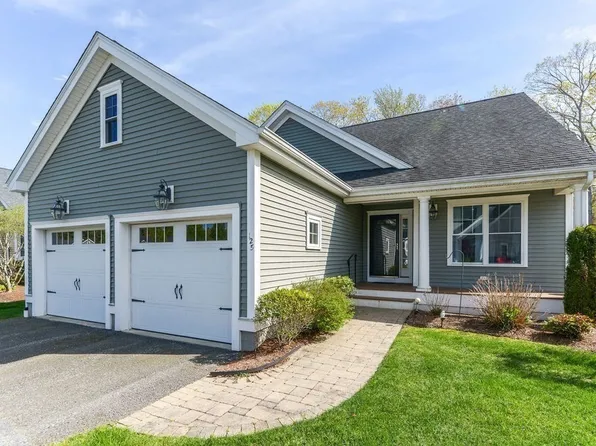 125 Winterberry Ln, North Easton, MA 02356