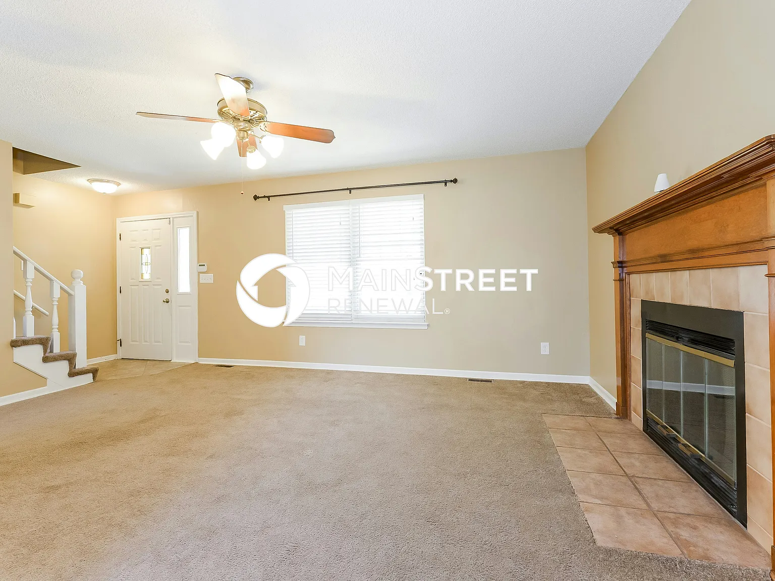 5709 N Harden Ave — Photo 2