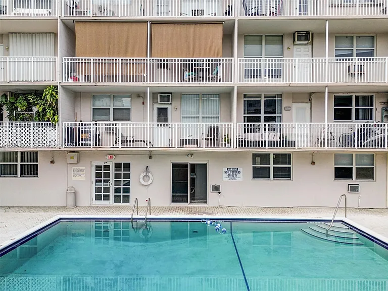 1300 Lincoln Rd #B402 — Photo 26