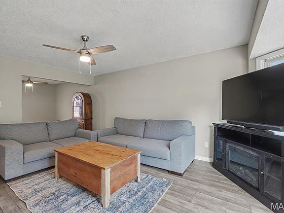 3rd image of 460 Kaylene Dr #2017A