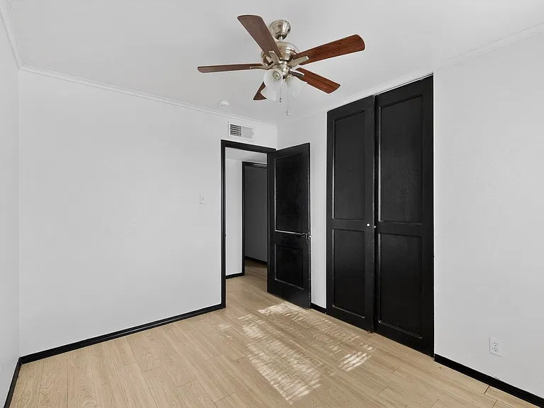 6203 Trowbridge Dr — Photo 29