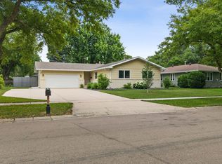 14 35th Ave NE, Fargo, ND 58102