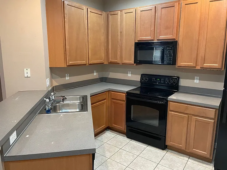 7734 Clubdale Loop — Photo 8