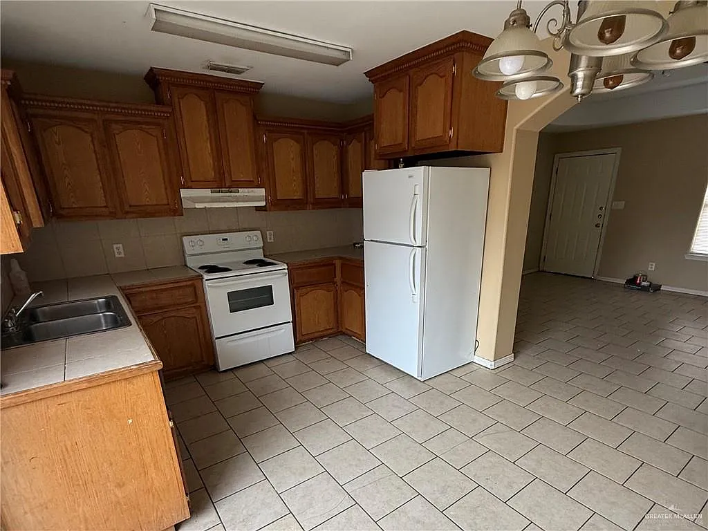2 bed, 2.0 bath, 972 sqft, $850 — Photo 2