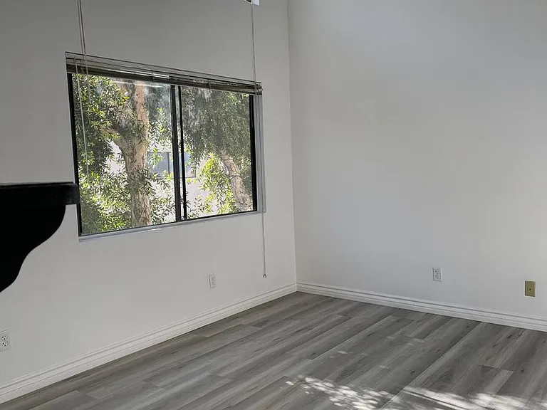 10135 Hillhaven Ave — Photo 5