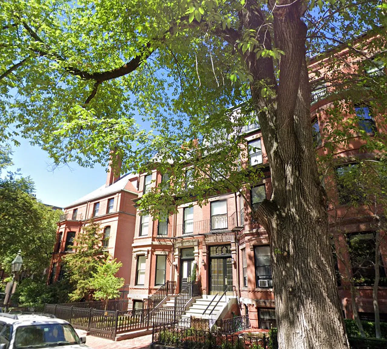 2 bed, 900 sqft, $3,295 — Photo 2