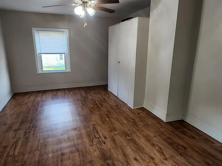 240 W Pike St #HOUSE — Photo 12
