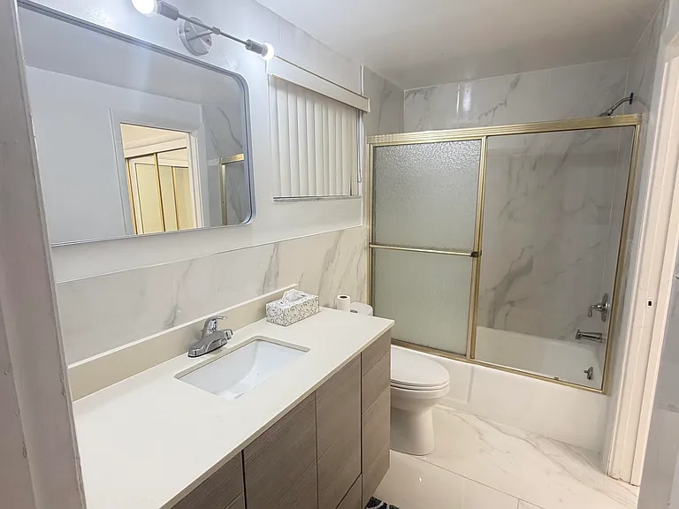 330 SE 2nd St #202G — Photo 18
