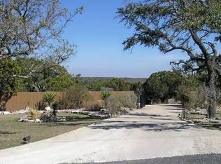 405 Sierra Rd, Kerrville, TX 78028