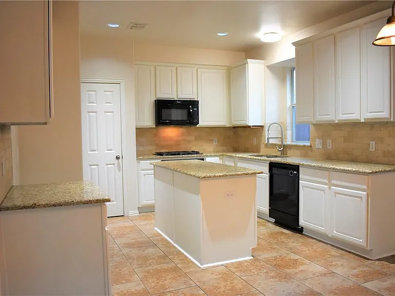 3821 Sandlin St — Photo 15