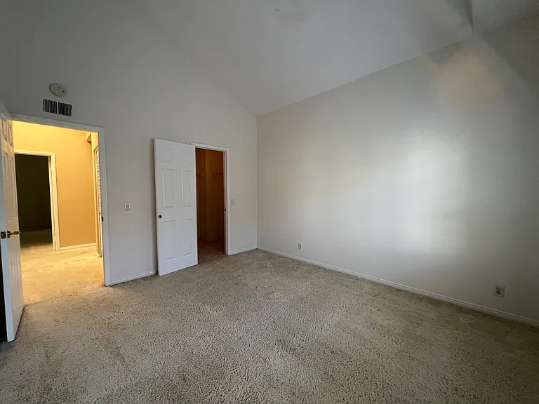 2433 Oneida St #1 — Photo 24