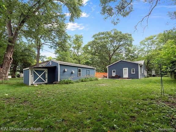 2nd image of 2394 Archdale