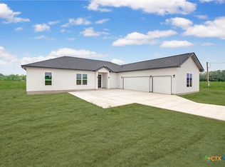 621 Eichman Rd, Poteet, TX 78065