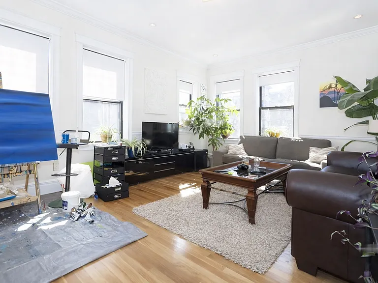76 Quint Ave #2 — Photo 8