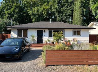 530 D St, Jacksonville, OR 97530