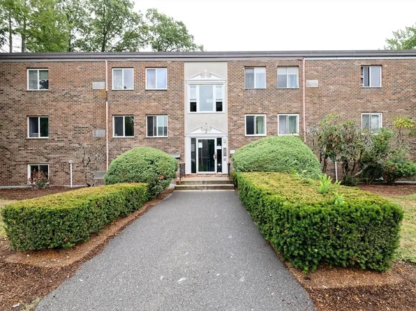 2 Universal St APT 4, Framingham, MA 01702