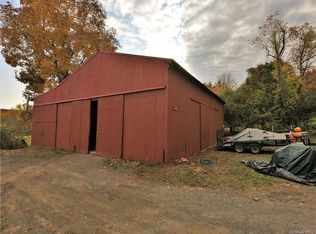 81 Willet St, Florida, NY 10921