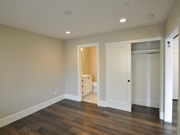 4th image of 104 Lottie Ln