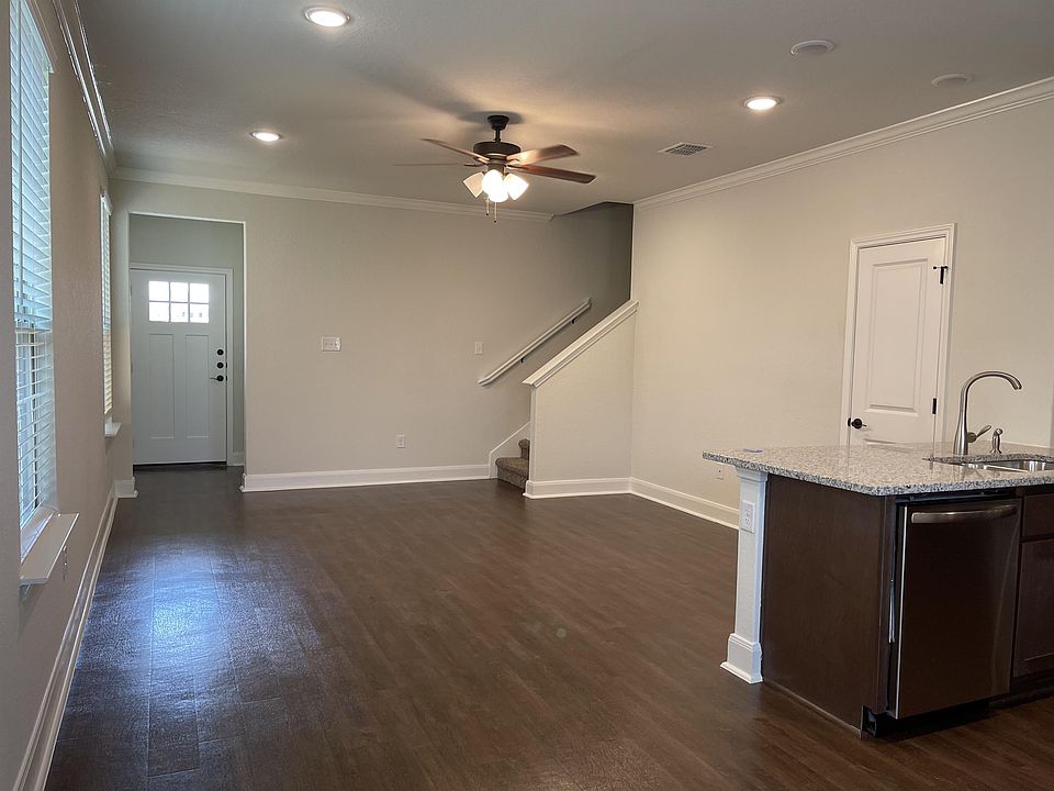 1st image of 2202 Candlewood Ln