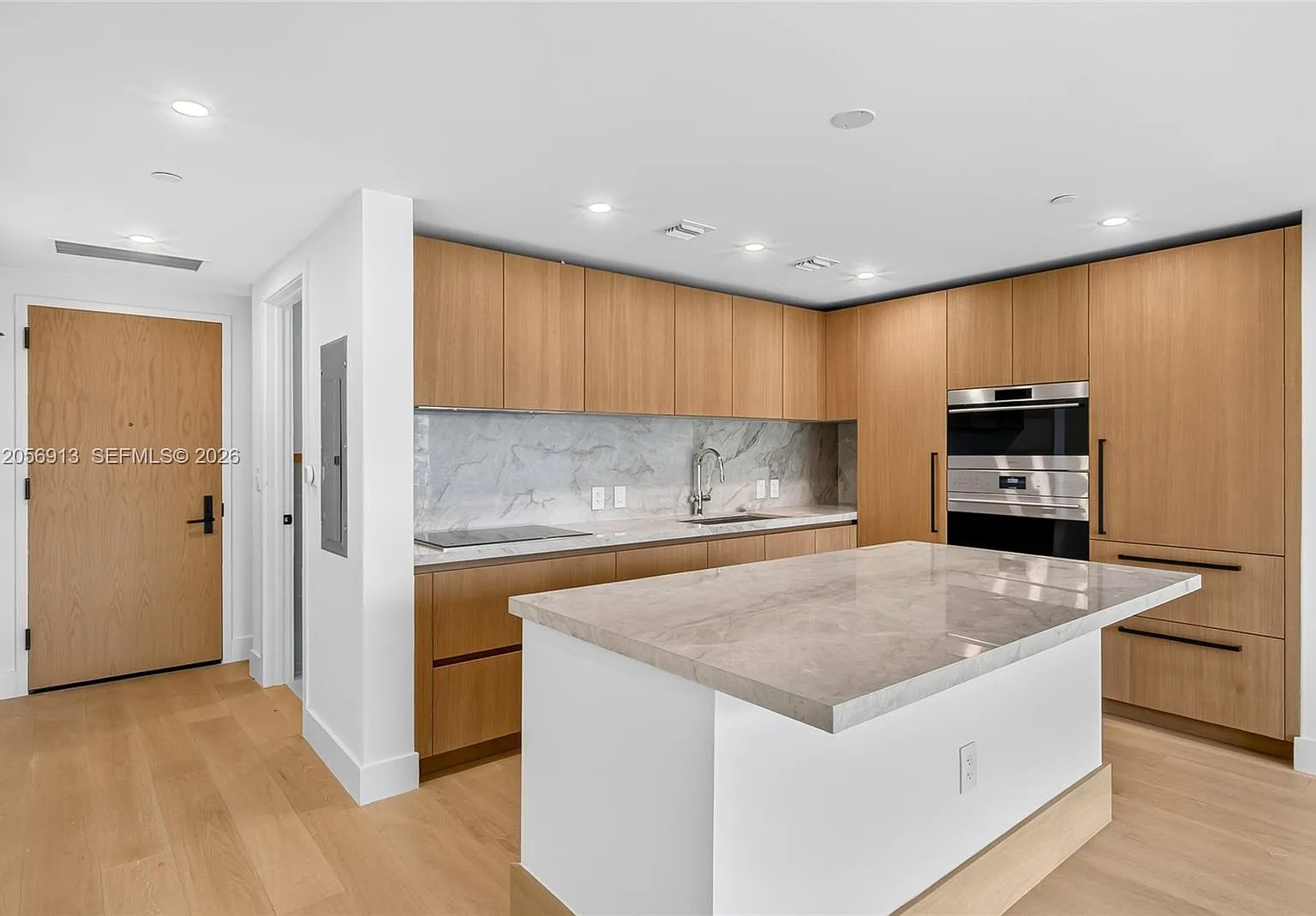 1 bed, 1.5 bath, 964 sqft, $7,900 — Photo 1