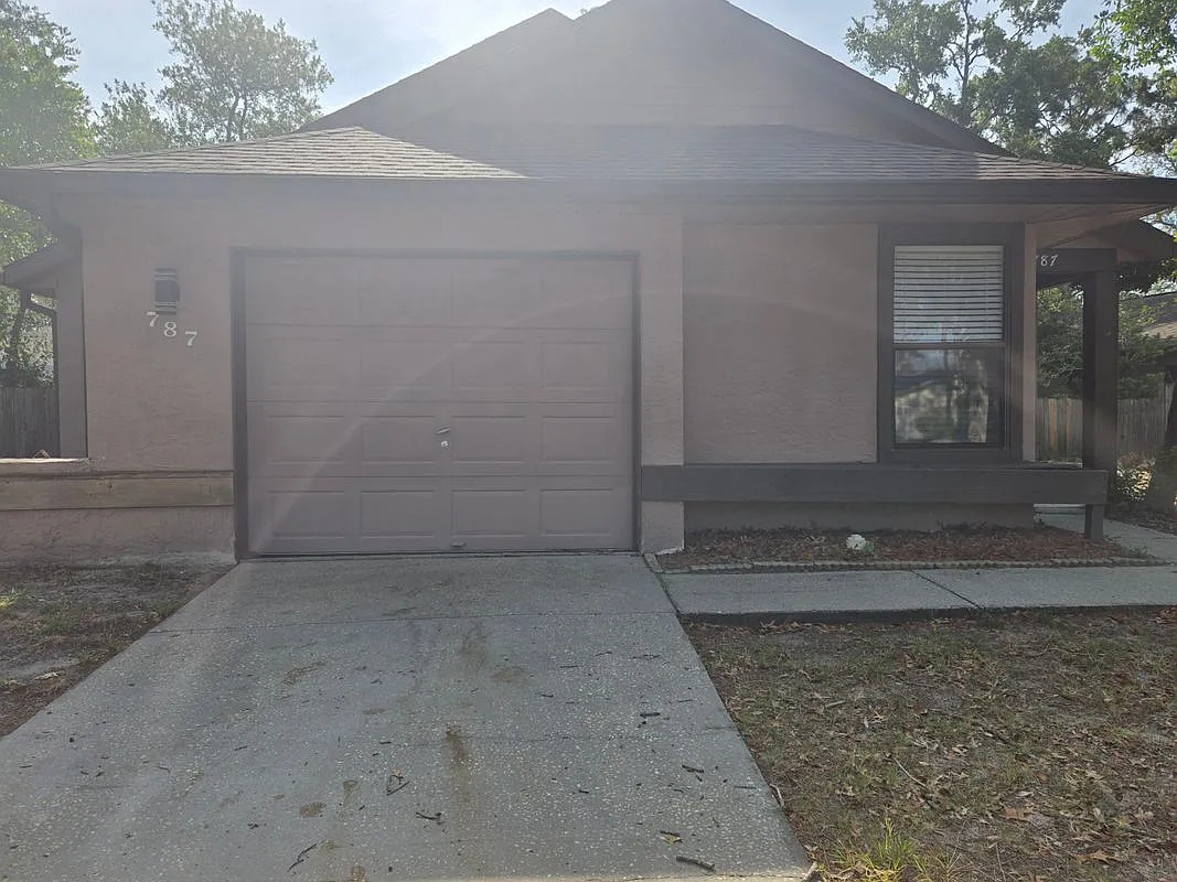 Building Photo - 787 Arthurs Ct