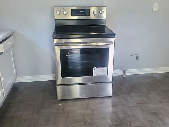 3rd image of 914 W MARIPOSA DR