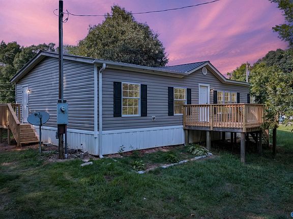 2nd image of 2076 Mountain View Dr