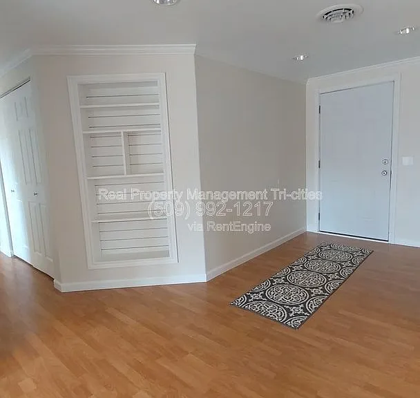 1310 Birch Ave — Photo 9