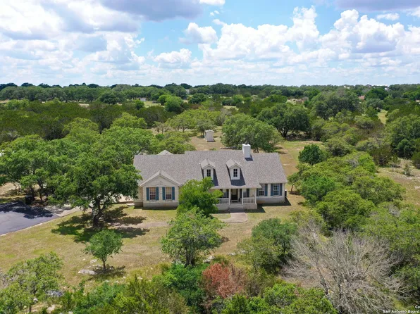 208 red oak, Boerne, TX 78006