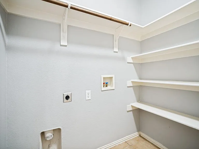 2737 Lynx Ln — Photo 23