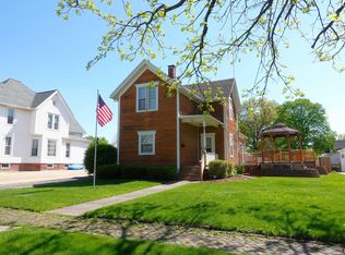 911 Willard St, Galesburg, IL 61401