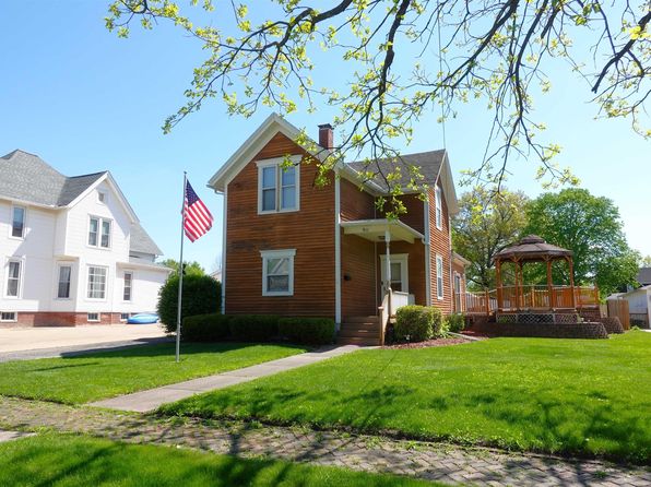 911 Willard St, Galesburg, IL 61401