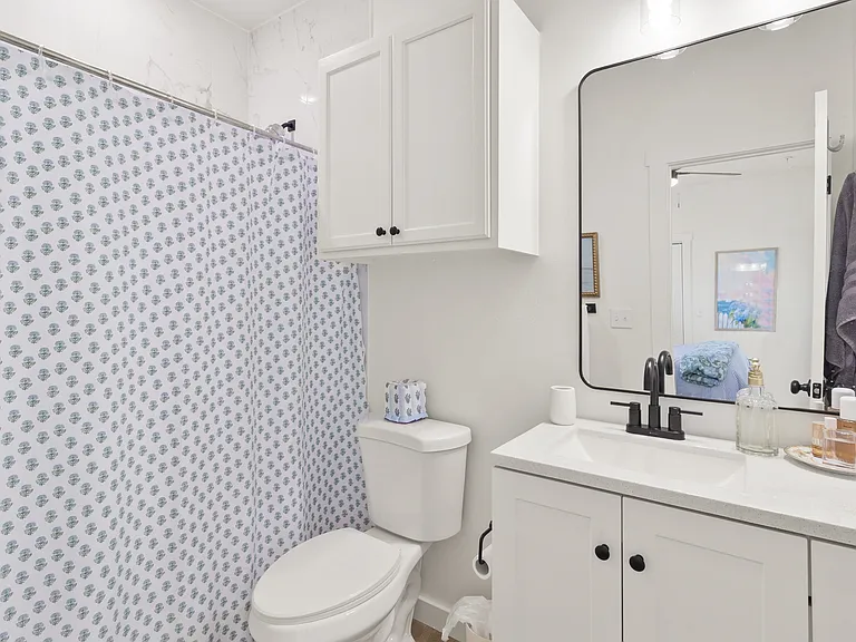 211 W Symmes St #101 — Photo 17