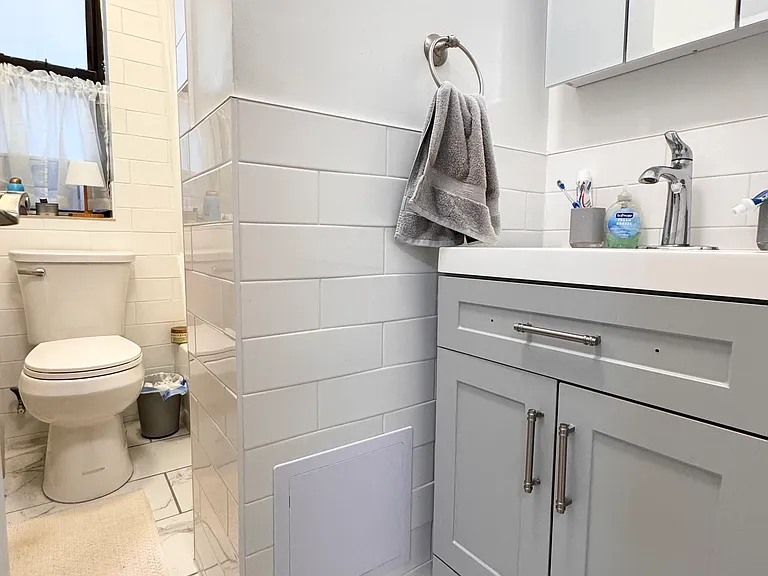 348 E 66th St #2G — Photo 5