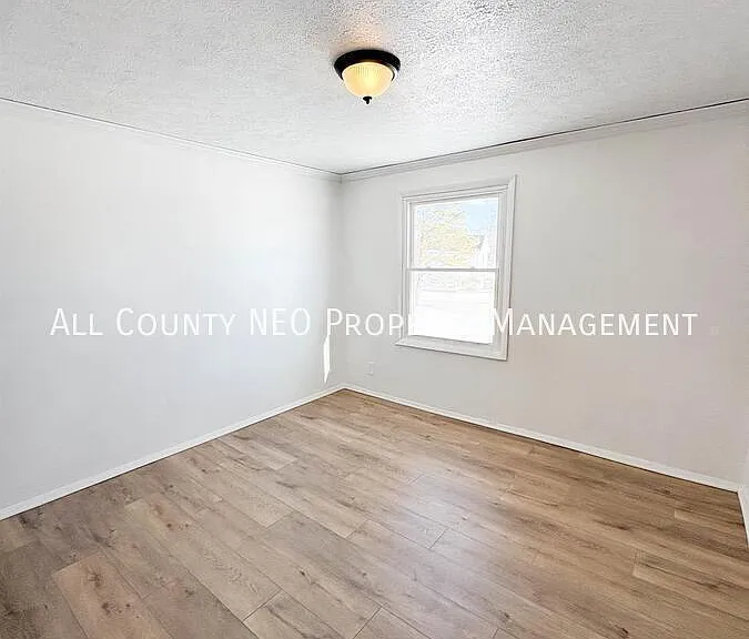 9584 Greenmeadow Rd #F — Photo 12