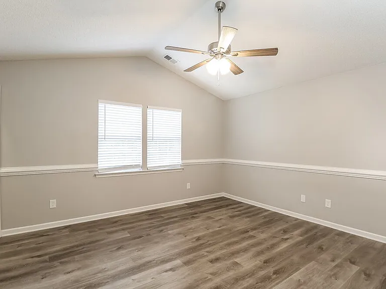 137 Lantana Dr — Photo 11