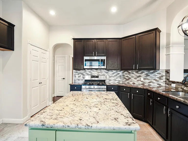 5802 Sawyer Bend Ln — Photo 11